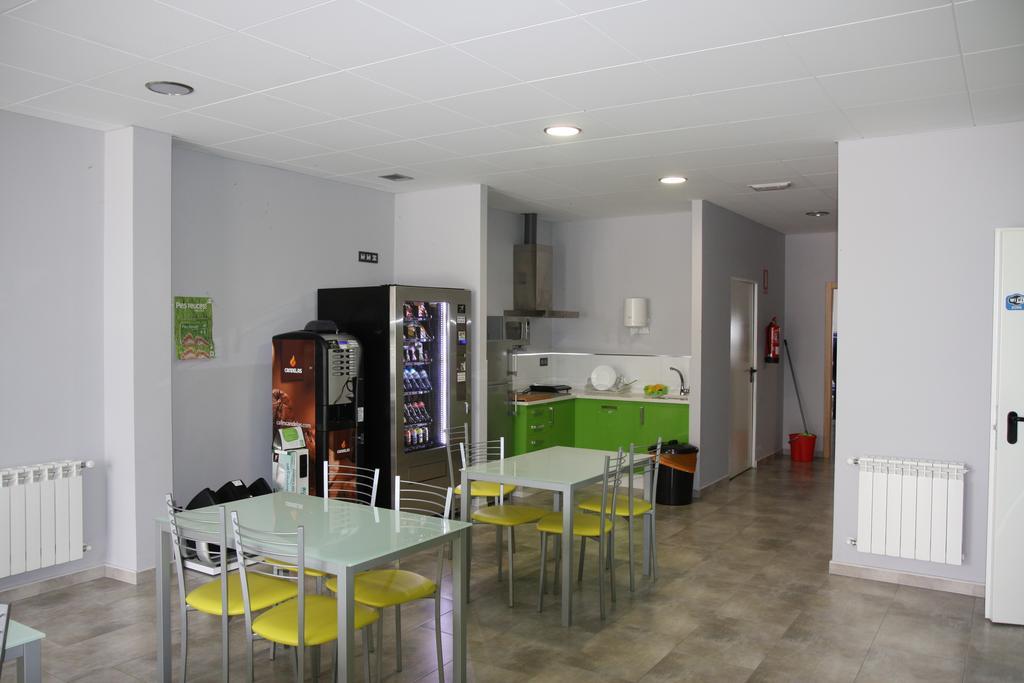 Albergue Outeiro Hostel Palas de Rei Buitenkant foto